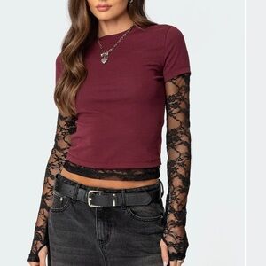 Edikted Layered Lace Sleeve T-shirt